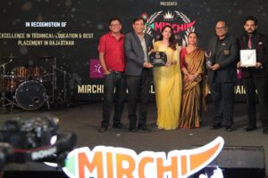 " रेडियो मिर्ची बिज़नेस क्लास अवार्ड्स 2025 में यूईएम जयपुर को सम्मानित किया गया"